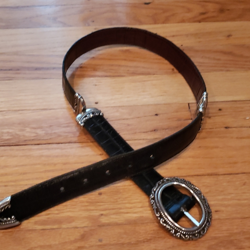 Interchangeable brown/black belt